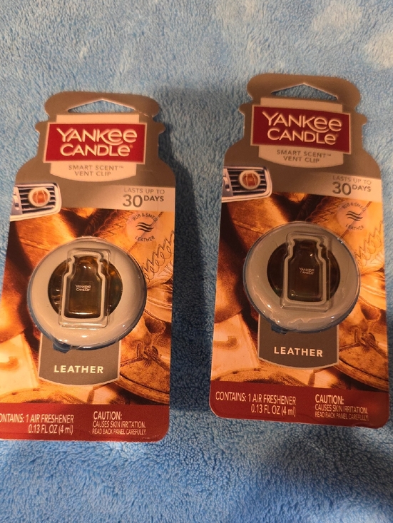 Yankee Candle Other - Yankee Candle Leather Smart Scent Vent Clip Air Freshener - 2 Count